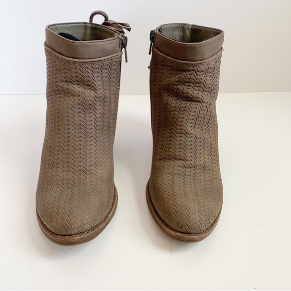 Roxy Devon Ankle Bootie, Taupe, Size 6.5 - Picture 4 of 8